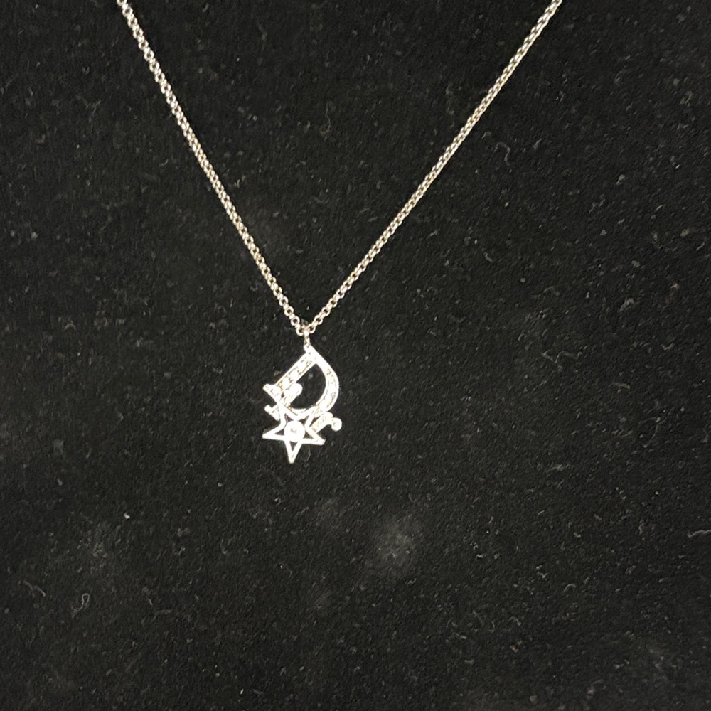 Used Christian Dior necklace. Considered vintage 🤷‍♀️